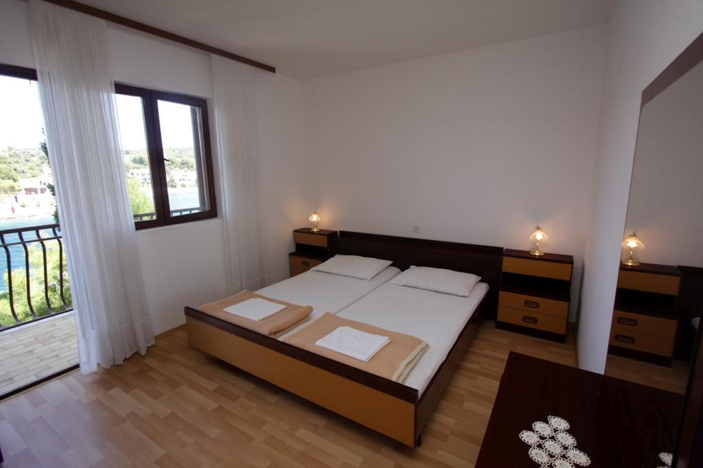 Apartments And Rooms Porto Ražanj 客房 照片